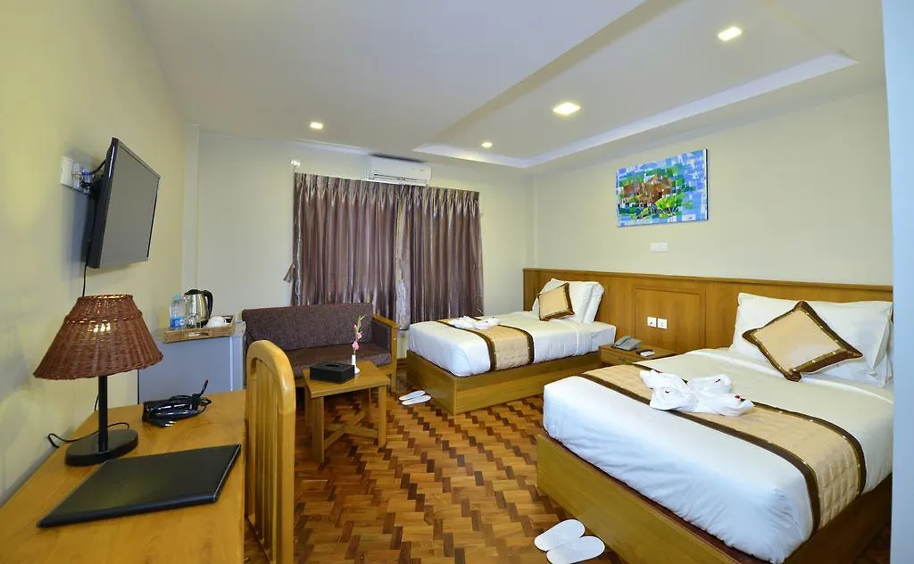 Hotel H Valley Yangon 3*,