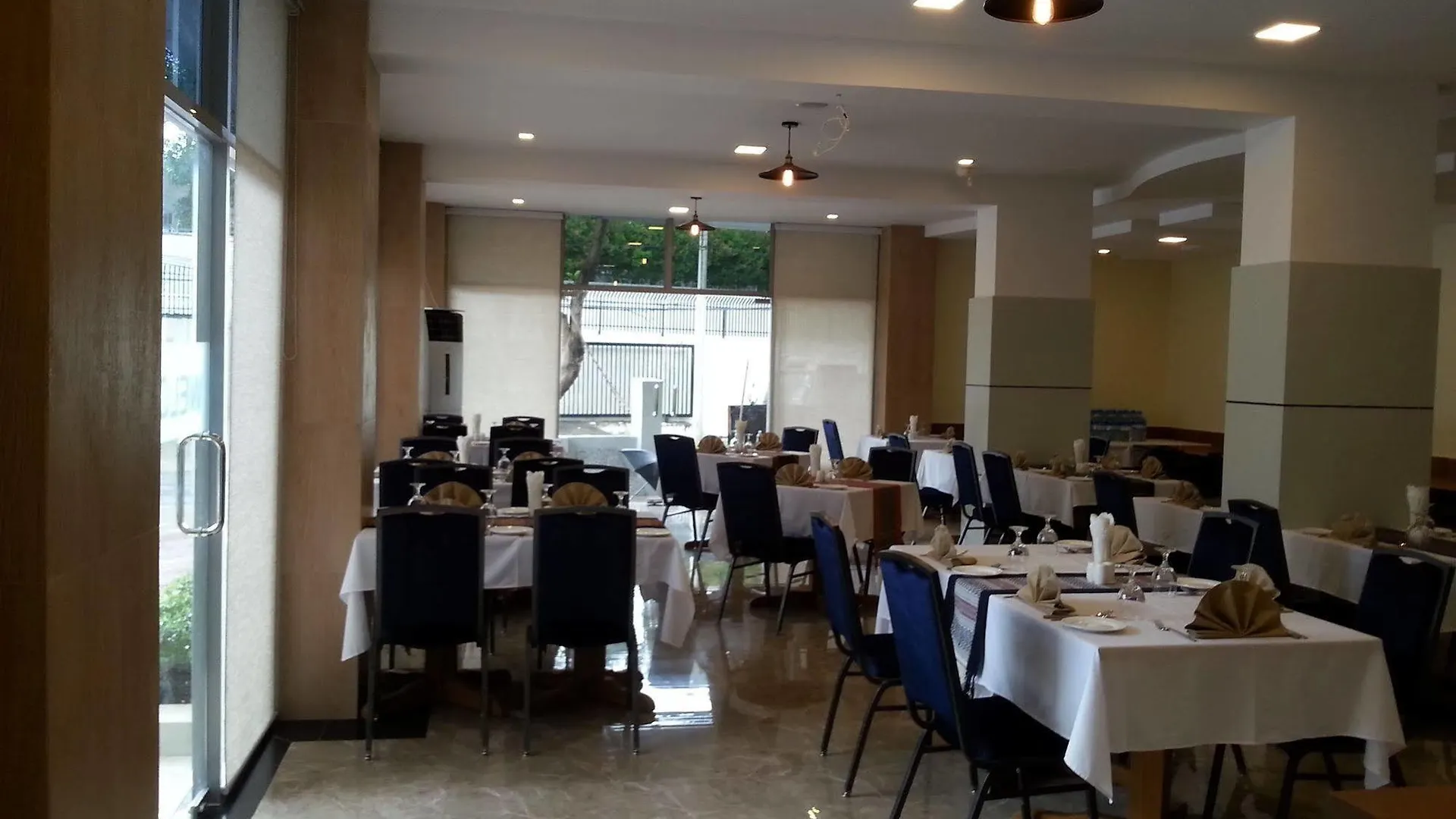Hotel H Valley Yangon 3*,